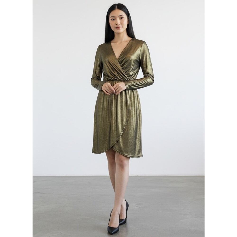 Sugar Lips GOLD SHIMMER V-Neck Cocktail Dress – Size Medium